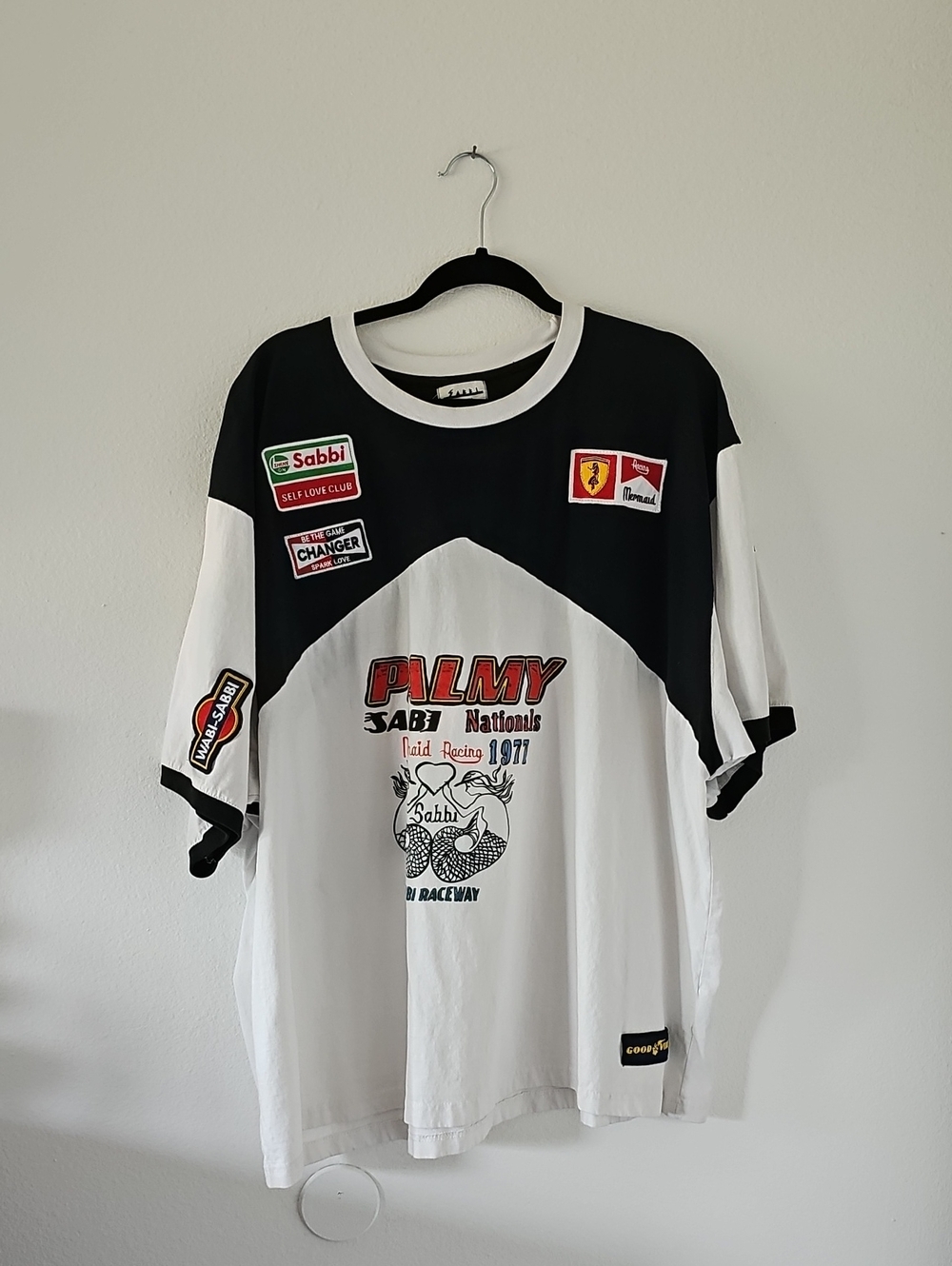 ●●SABBI OVERSIZED RACING TEE EUC S.XL●●